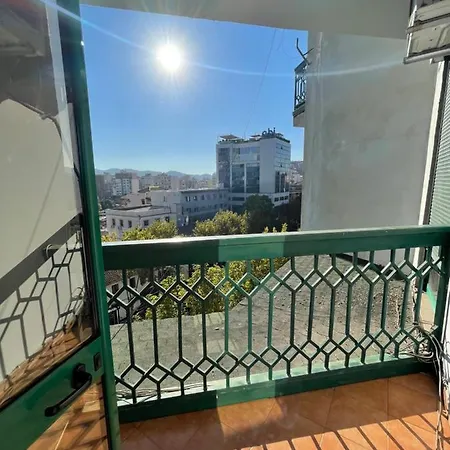 Luxury Center * 地拉那