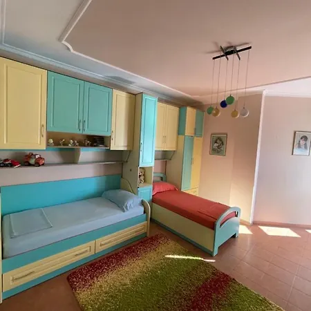 Luxury Center 公寓 *