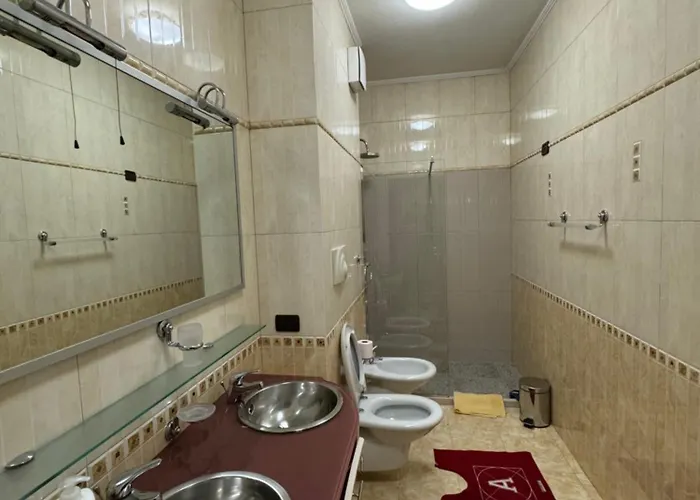 Luxury Center * تيرانا